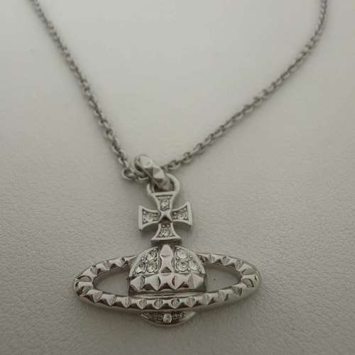 Vivienne Westwood Mayfair Necklace 卯釘水晶土星項鍊