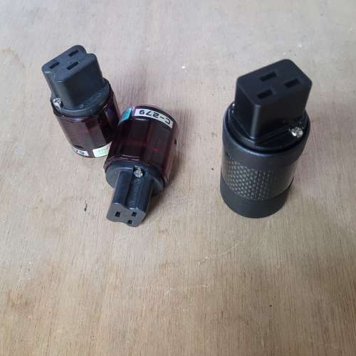 Oyaide & T-ADLER KABELSYSTEME 20A 尾插
