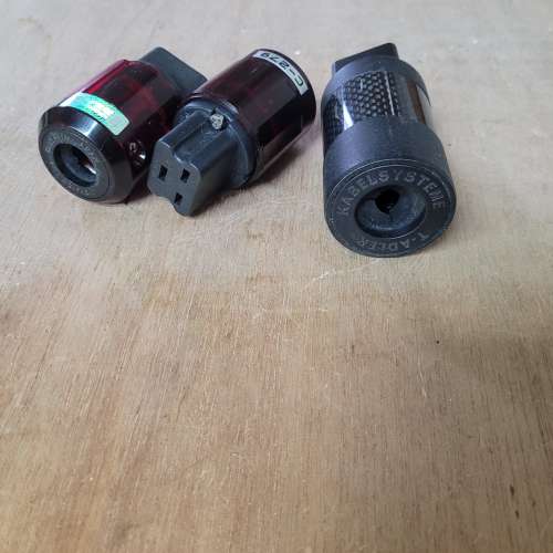 Oyaide & T-ADLER KABELSYSTEME 20A 尾插