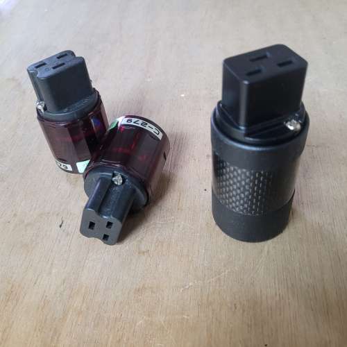 Oyaide & T-ADLER KABELSYSTEME 20A 尾插
