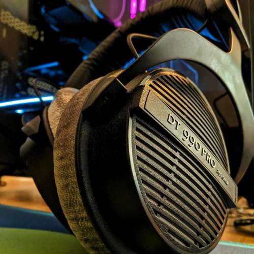 Beyerdynamic dt990 pro headphone