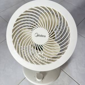 9吋美的空氣循環風扇 Midea&reg; GAD18MA
