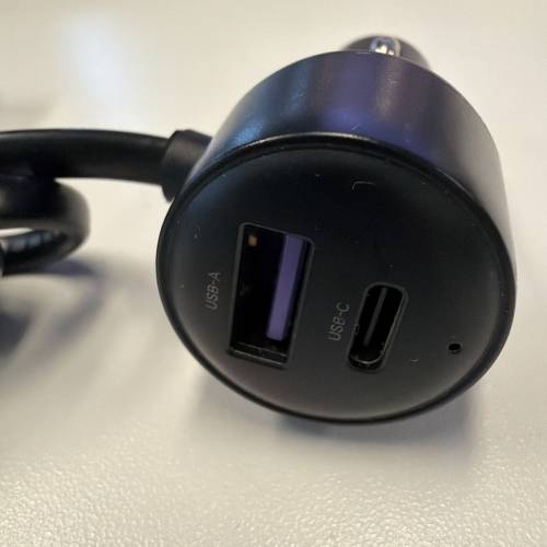 ugreen 車載雙擴充快速充電器