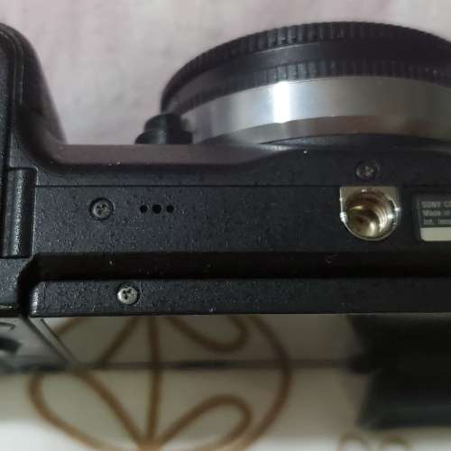 Sony Alpha NEX-6 APS-C body + 7Artisans UFO 18mm F6.3 II cap lens