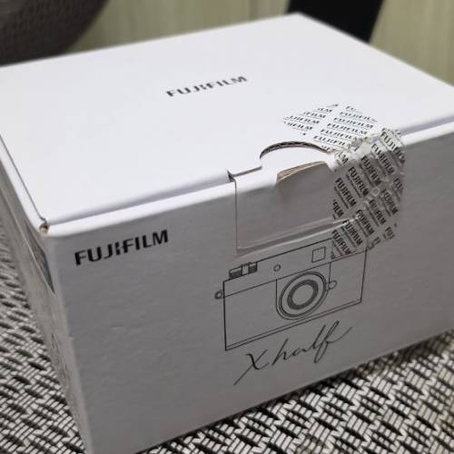 Fuji X half， 炭灰色
