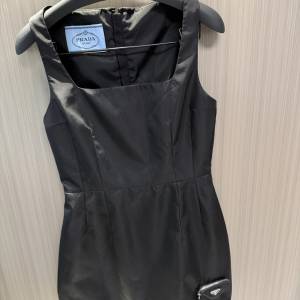 全新Prada連身裙