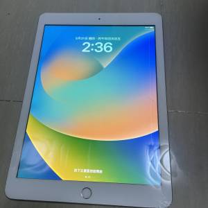 即日交收$320 - Apple iPad 5 代 128gb （已爆玻璃）