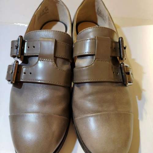 Clarks 暗綠色1吋高女裝皮鞋