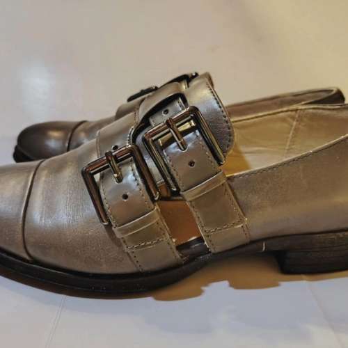Clarks 暗綠色1吋高女裝皮鞋