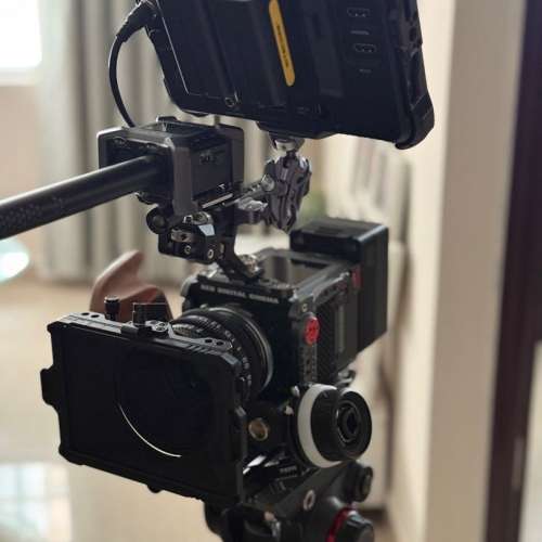 RED Komodo-X + Atomos Shinobi 7 inch + SDI + Cinema Kit Cage