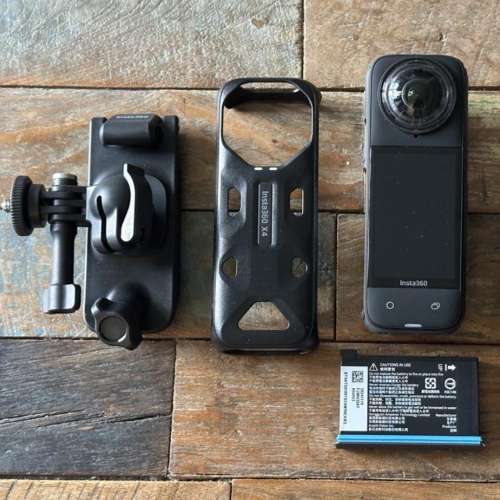 (包大量配件)Insta360 x4 潛水滑雪套裝 全景相機