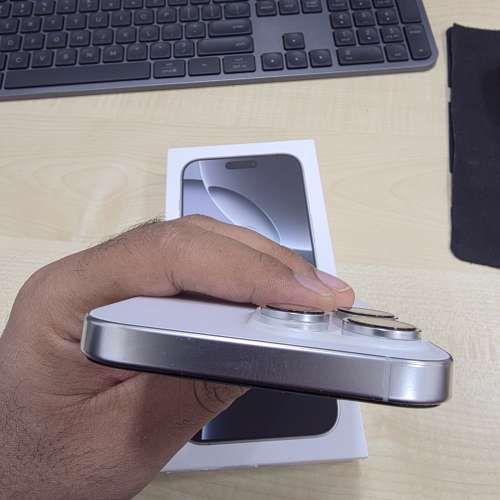 iPhone 16 Pro Max 1TB 銀色
