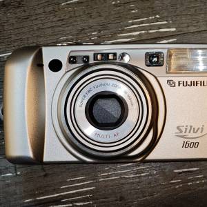 Fujifilm silvi 1600 富士 silvi 1600 菲林機 功能正常 送電試機 請看實物圖