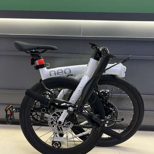 ( 最新款 NEO 20吋 40T飛輪 ) JAVA NEO 9速 桶軸油剎 20吋 406 鋁合金折叠車  ( 三...