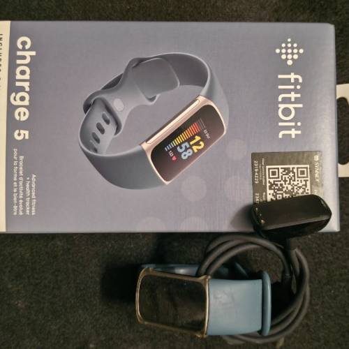 Fitbit Charge 5運動手表