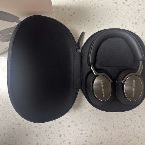 Bowers& Wilkins B&W Px8 頭戴式無線降噪耳機（黑色）