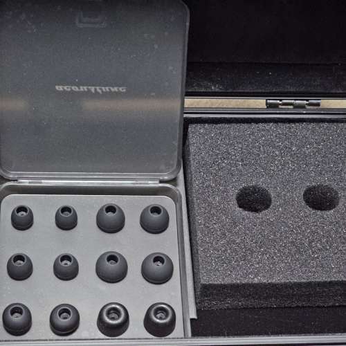 Acoustune HS1750CU
