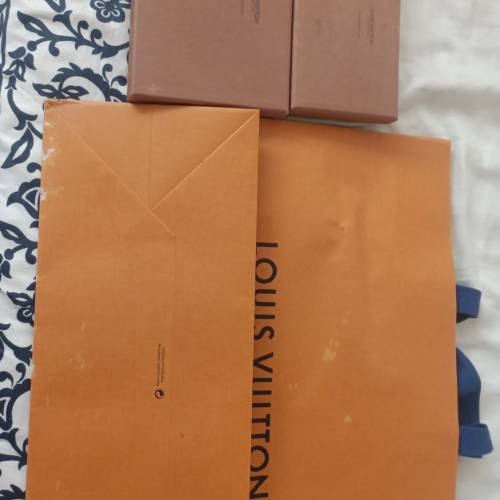 LV吉盒吉袋，有歳月痕跡，三樣售$50