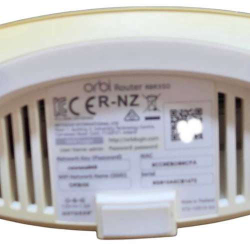 NETGEAR Orbi RBR350 X 1，而 RBS350 X 2  共三隻MESH WIFI 6 ROUTER