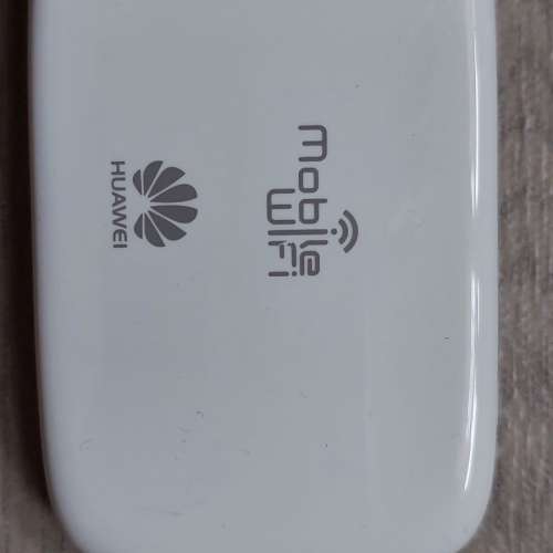 Huawei 路由器 E5786 (4G LTE Cat6 Mobile WiFi,LTE cat6 up to 300Mbps downlink / L