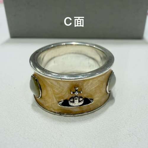 Vivienne Westwood 舊版米白色國王戒指