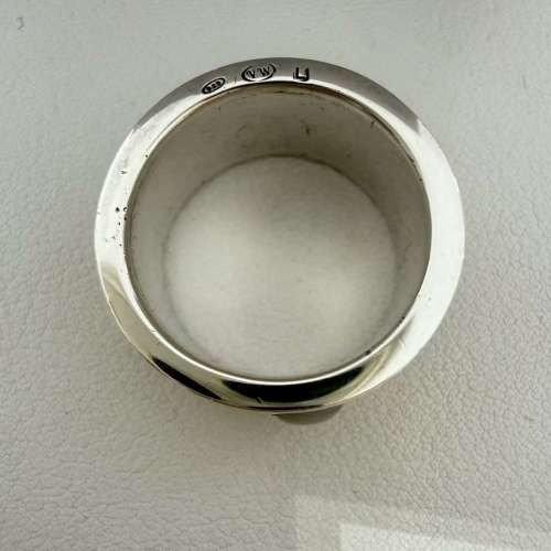 Vivienne Westwood 舊版米白色國王戒指