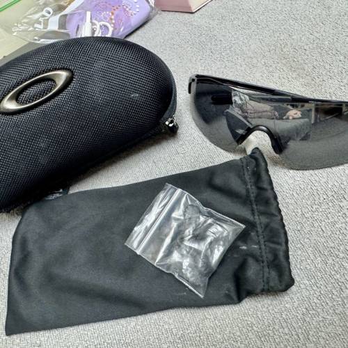 Oakley 運動太陽眼鏡
