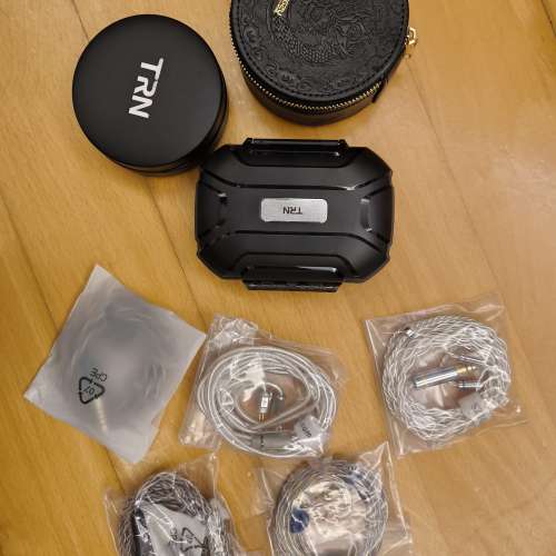 出售國產耳機配件 （打包出讓）