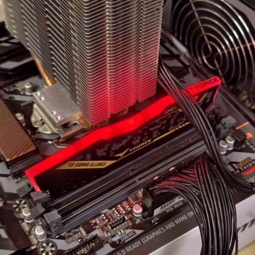 十銓 RGB DDR4 8Gb 3000hz