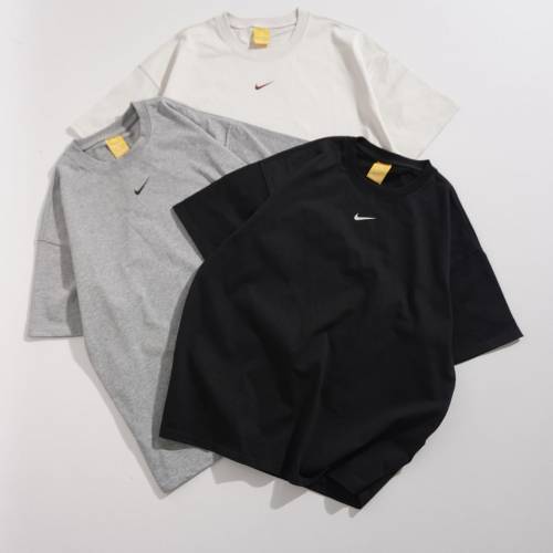 全新Nike &times; Drake NOCTA 聯名款 SS25 圓領百搭舒適短袖T恤  Nike T-shirt&times; Drake...