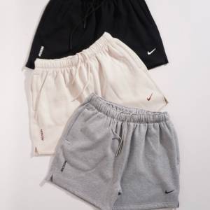 全新Nike &times; Drake NOCTA 聯名款 SS25 時尚百搭舒適柔軟親膚休閒短褲運動短褲Nike ...