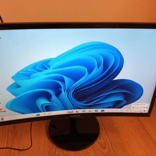 24吋（Curved ）Samsung 曲面電競顯示器
