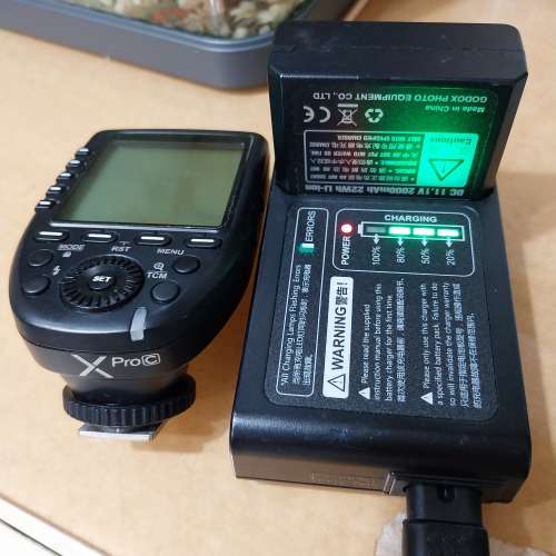 神牛V860 II連原廠鋰電及X pro引閃及充電器