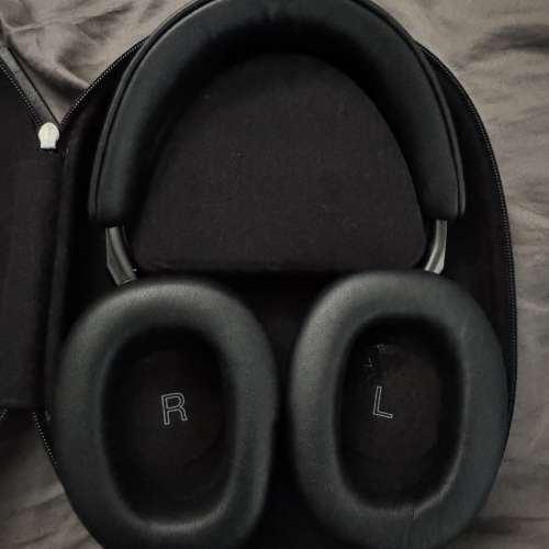 Bowers & Wilkins B&W Px8