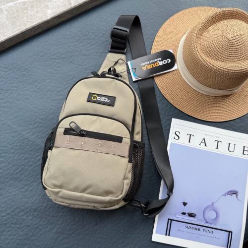 全新韓國NATIONAL geographic 胸包NATIONAL geographic bag NATIONAL geographic 袋