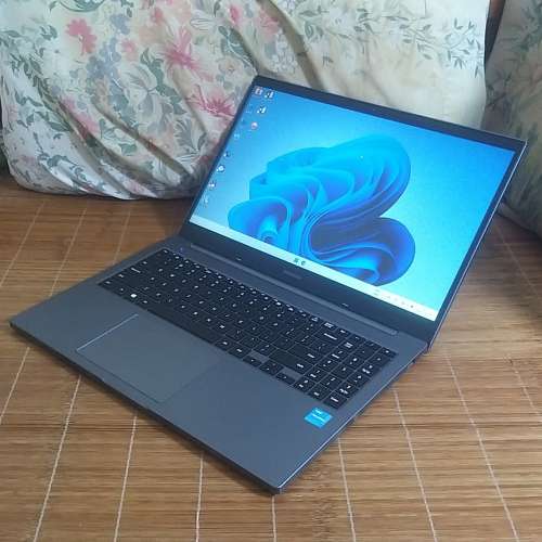 Samsung NP550XDA