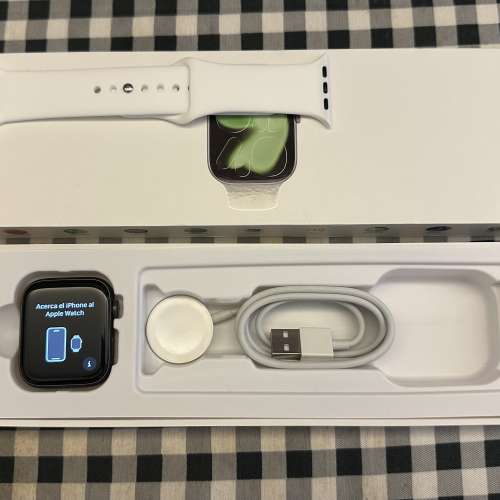 Apple Watch Series 5 44mm 太空灰色 行貨 95%新 非常少用和新淨 只是機身有輕微使...