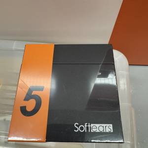 耳機是 Softears（軟耳聲音） 推出的 RSV-MKII（RSV Mark 2） 五單元動鐵入耳式耳機...