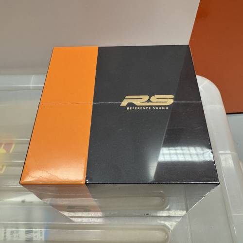 耳機是 Softears（軟耳聲音） 推出的 RSV-MKII（RSV Mark 2） 五單元動鐵入耳式耳機...