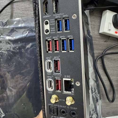 MSI MAG Z790 TOMAHAWK WIFI DDR5主機板 + Intel i7-13700KF 送雙塔CPU 散熱器