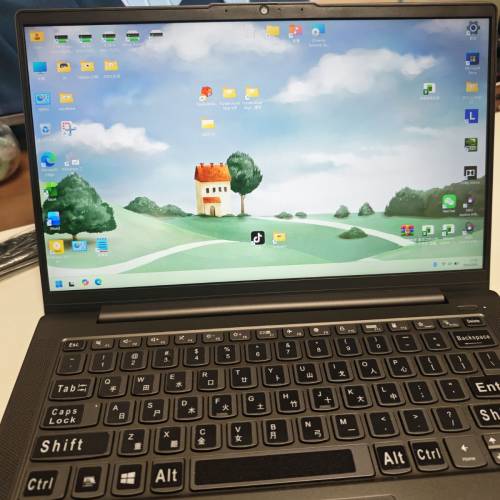 （減價！ ） 90% 新 Lenovo Air 14 AMD R5 4600U, 16G ram, 512G SSD ,Vega 6 GPU