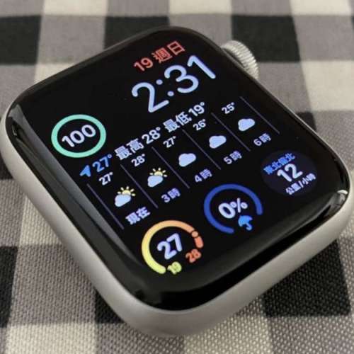 Apple Watch SE 2 44mm 星光色 行貨 95%新 非常少用和新淨 操作和功能全正常 已更新...