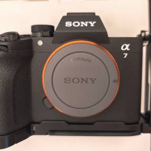 Sony A75