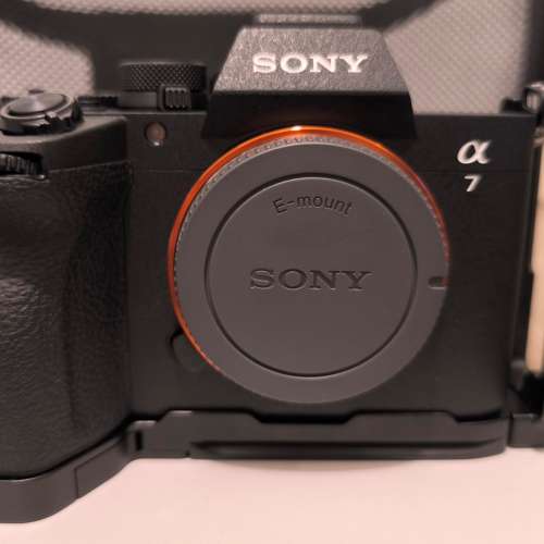 Sony A75