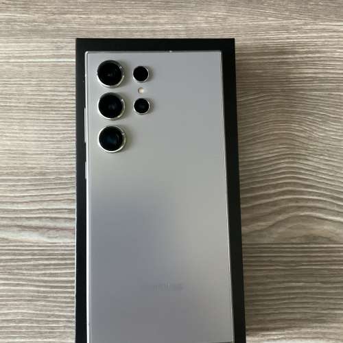 Samsung Galaxy S24 Ultra 手機