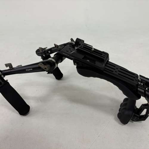 tilta shoulder rig