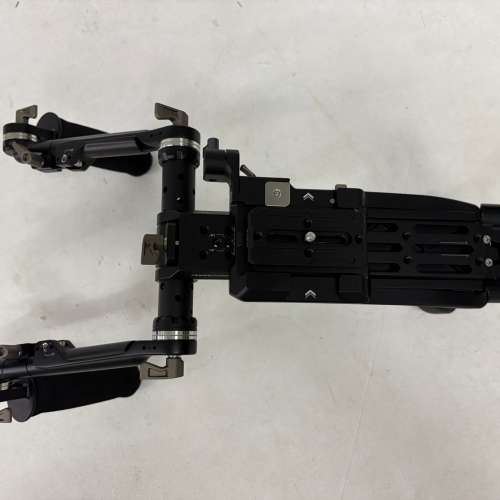tilta shoulder rig