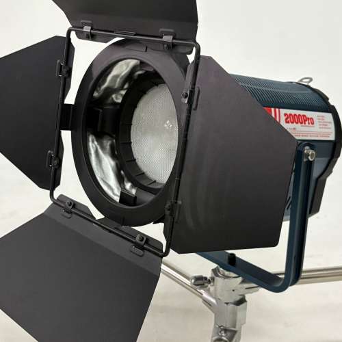 2 set Falconeye 2000pro LED 連barndoor及softbox