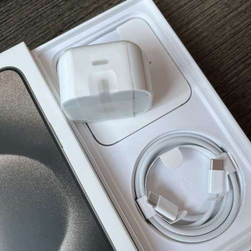 全新15pro max原廠充電線連+全新原廠火牛（適合15-17全系列，ipad10,ipad pro air4...