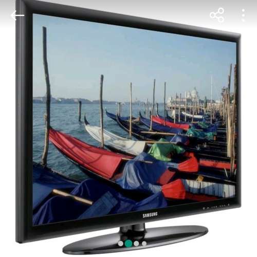 7成新70%  new Samsung UA26D4003BJ 26吋電視 看看YouTube Netflux